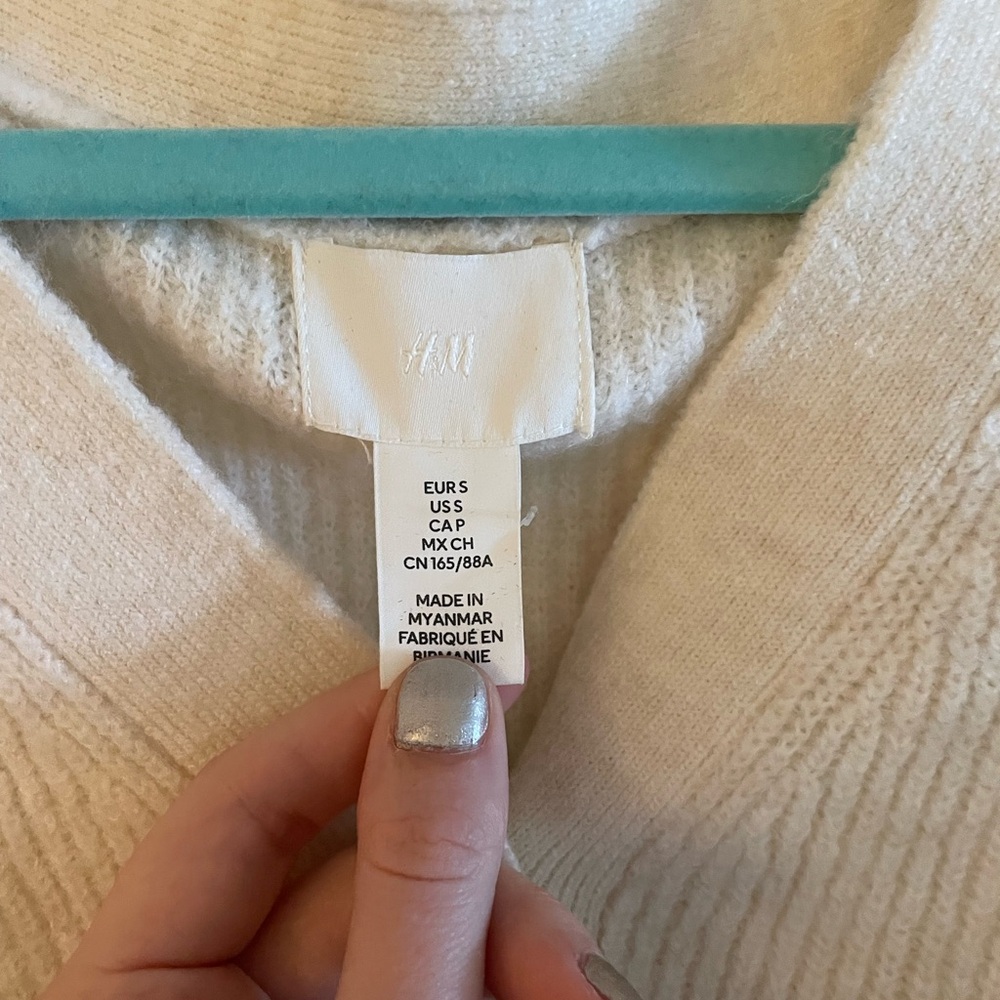 H&M Cream Cropped Button-Front Ribbed Cardigan - Picture 2 of 4